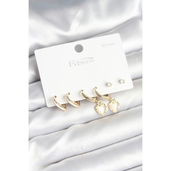 Pirinç Gold Renk Kalp Detaylı 925 Ayar Gümüş Çivili Kadın Küpe Seti