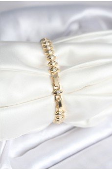 Pirinç Gold Renk Zirkon Taşlı Baklava Model Kadın Bileklik