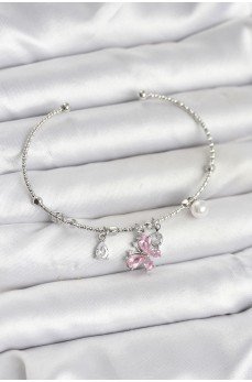 Pembe Kelebek Charmlı Gümüş Renk Kadın Bileklik