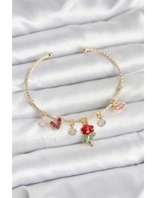 Gül Charmlı Gold Renk Pirinç Kadın Bileklik