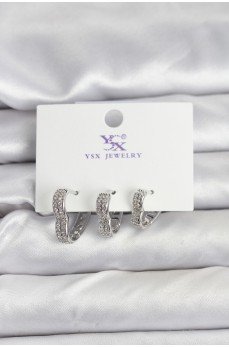 Gümüş Renk Pirinç Zirkon Taşlı Kalpli Kadın Küpe Gümüş Renk Pirinç Zirkon Taşlı Kalpli Kadın Küpe