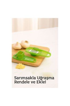 Hazneli Sarımsak Rendeleyici – 14 x 4,5 cm | Pratik ve Hijyenik Mutfak Yardımcısı Hazneli Sarımsak Rendeleyici – 14 x 4,5 cm | Pratik ve Hijyenik Mutfak Yardımcısı
