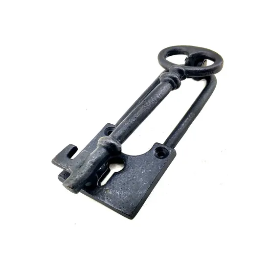 Antika Tarz Dekoratif Pirinç Anahtar Kapı Tokmağı, Taktak - 170x60mm, Oksit Antika Tarz Dekoratif Pirinç Anahtar Kapı Tokmağı, Taktak - 170x60mm, Oksit