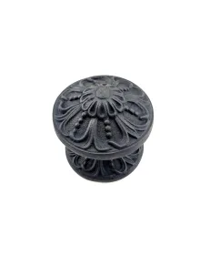 Antika Tarz Dekoratif Pirinç Çiçekli Kapı Tokmağı - 80 mm Çap, Oksit