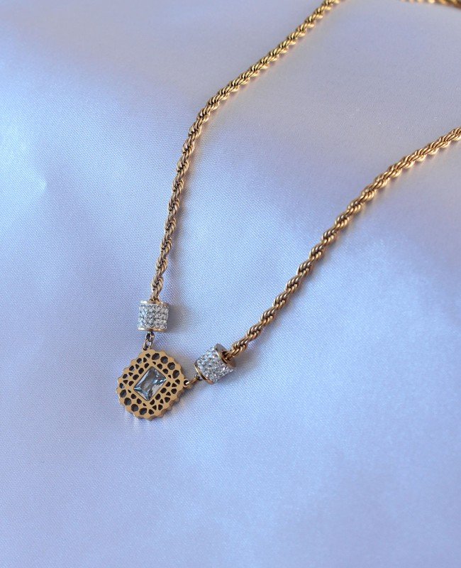 316L Çelik Gold Renk Lotus Model Zirkon Taşlı Burgu Zincir Kadın Kolye 316L Çelik Gold Renk Lotus Model Zirkon Taşlı Burgu Zincir Kadın Kolye