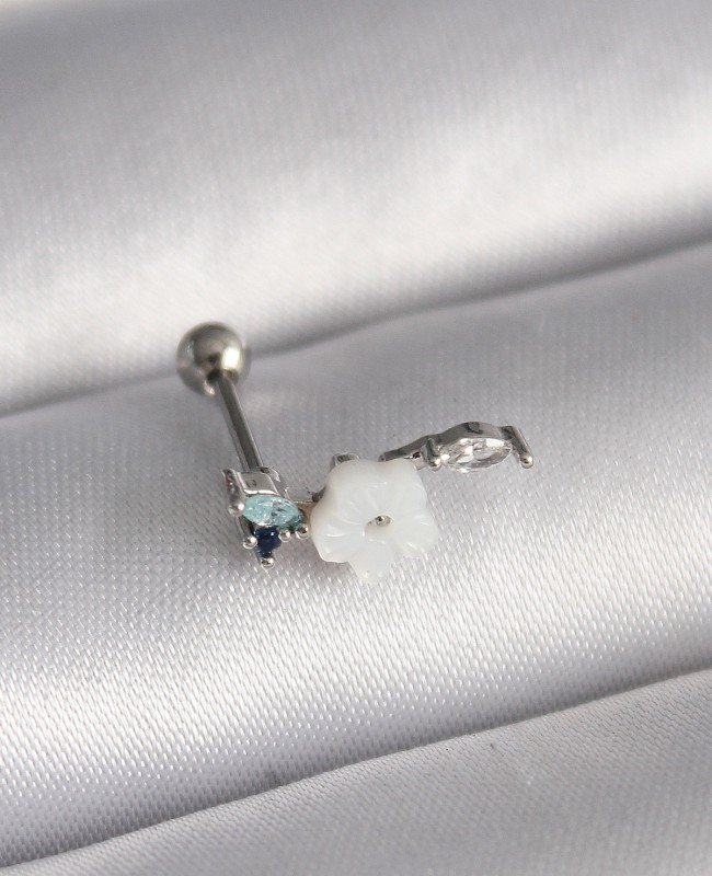 316L Çelik Gümüş Renk Zirkon Taş Detay Beyaz Çiçek Model Tragus Piercing