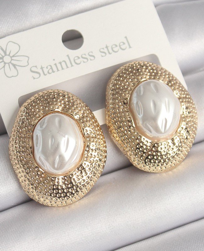Pirinç Gold Renk İncili İşlemeli Daire Model Kadın Küpe Pirinç Gold Renk İncili İşlemeli Daire Model Kadın Küpe