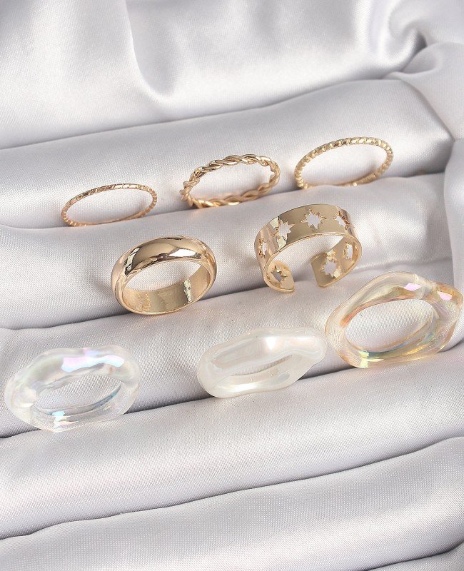 Pirinç Gold Renk Beyaz Akrilik Plastik Modek Kutup Yıldız İşleme Detay Kadın Yüzük Kombini Pirinç Gold Renk Beyaz Akrilik Plastik Modek Kutup Yıldız İşleme Detay Kadın Yüzük Kombini