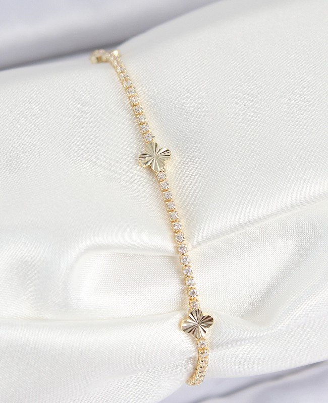 Pirinç Zirkon Taşlı Yonca Model Gold Renk Kadın Bilekilk